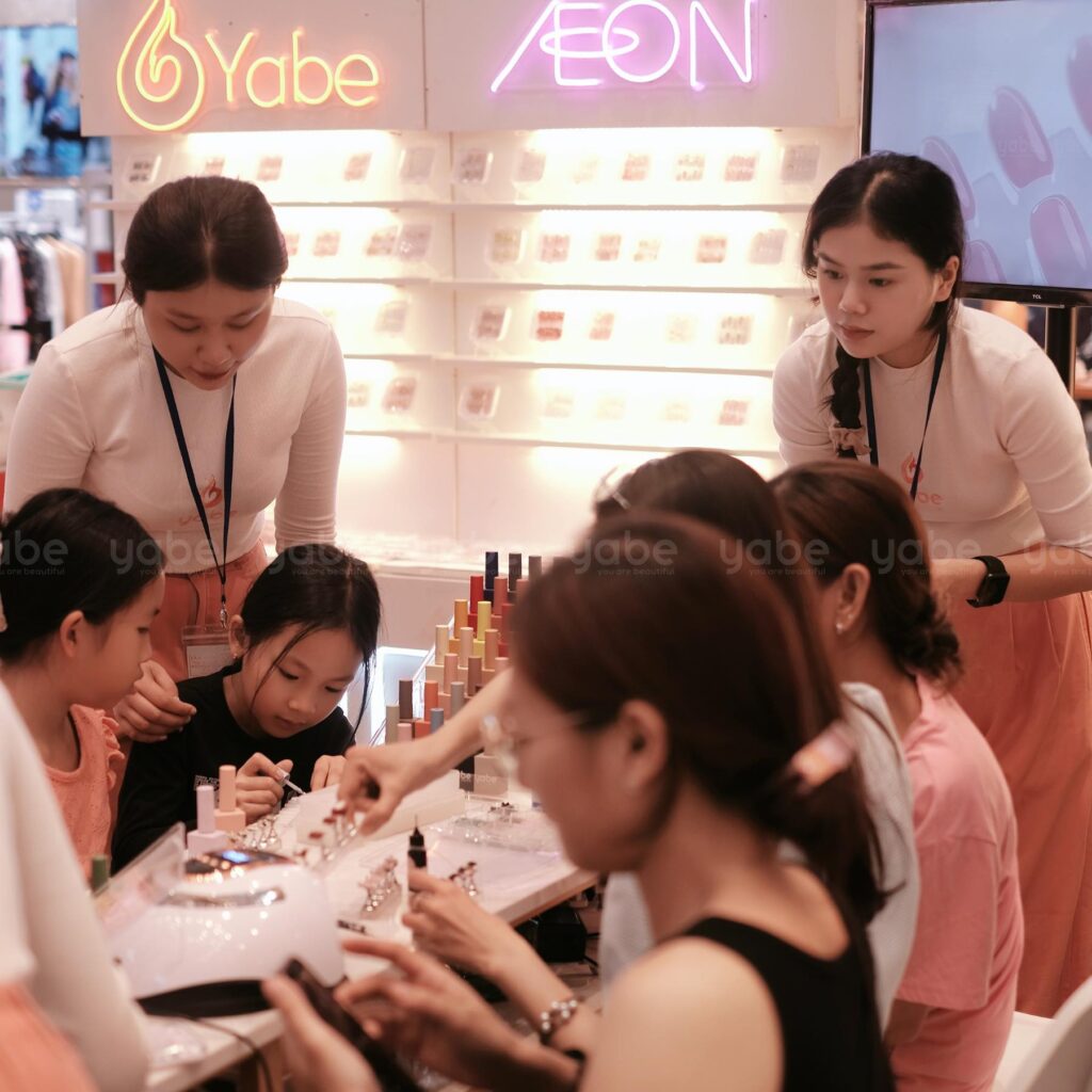 Why choose yabe as your leading handmade press-on nail distributor?