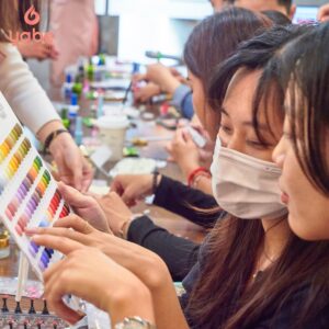 Exploring the rise of handmade press-on nails in the wholesale sector