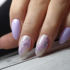 Top 10 stunning spring nail colors to try in 2025 for a fresh new look