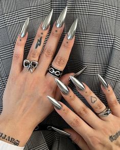 Top 10 press-on nail styles loved by vietnamese millennials and gen z