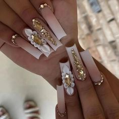 Top 10 press-on nail styles loved by vietnamese millennials and gen z