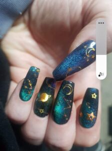 Top 10 press-on nail styles loved by vietnamese millennials and gen z