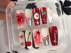 Top 10 press-on nail styles loved by vietnamese millennials and gen z