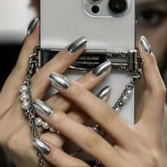 Top 10 press-on nail styles loved by vietnamese millennials and gen z