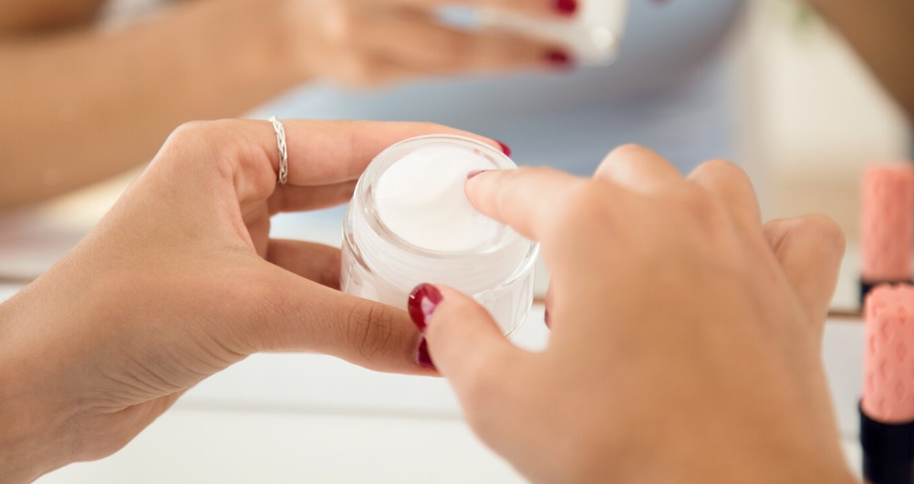 How to remove press-on nails safely (no damage)