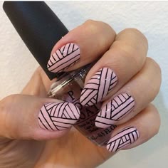 Stunning pink nails 2025 trends you’ll fall in love with